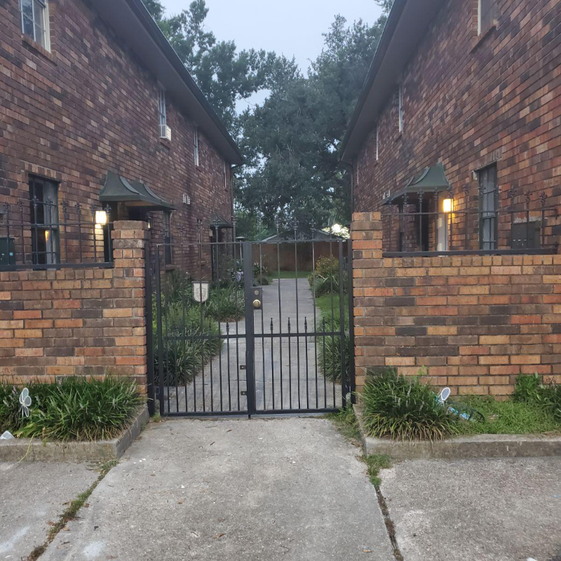 Harahan Townhome: 1528 Hickory Ave