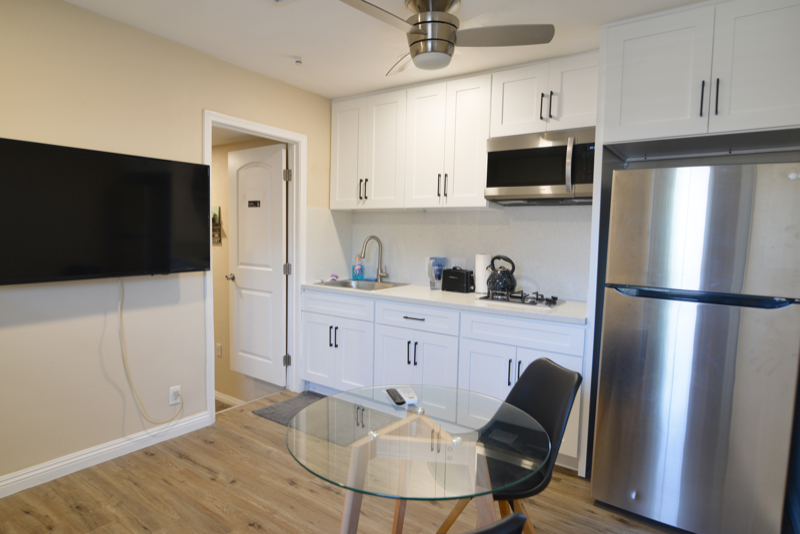 Garden Grove House: 9211 Carl Ln