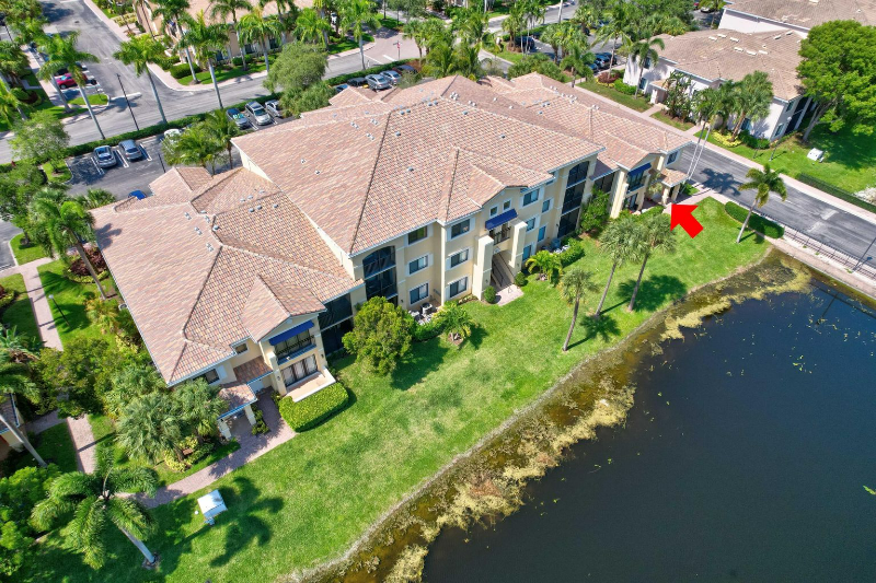 Palm Beach Gardens Condo: 2813 Grande Parkway