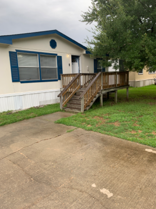 Magnolia House: 33205 Wedgewood Dr