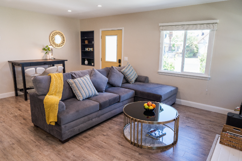 NORTH HOLLYWOOD House: 6156 MORELLA AVE