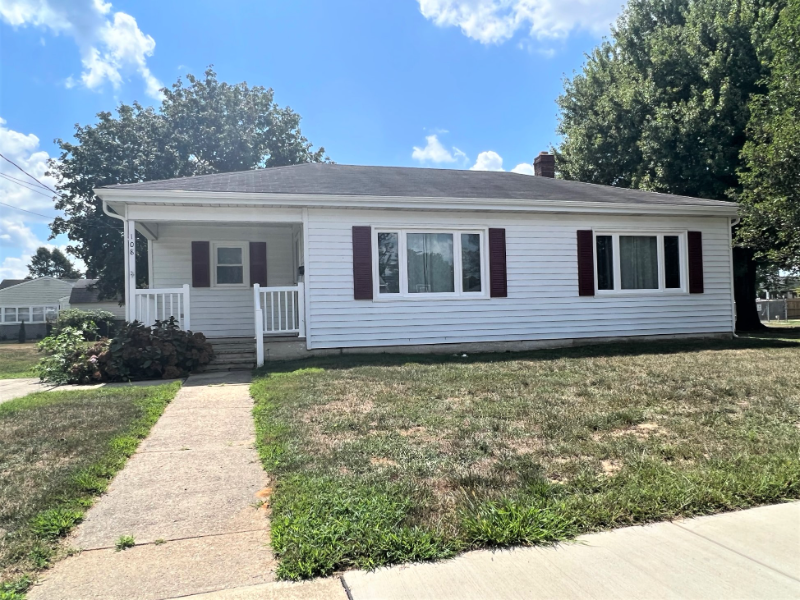 Middletown House: 108 E Cochran St, Middletown DE