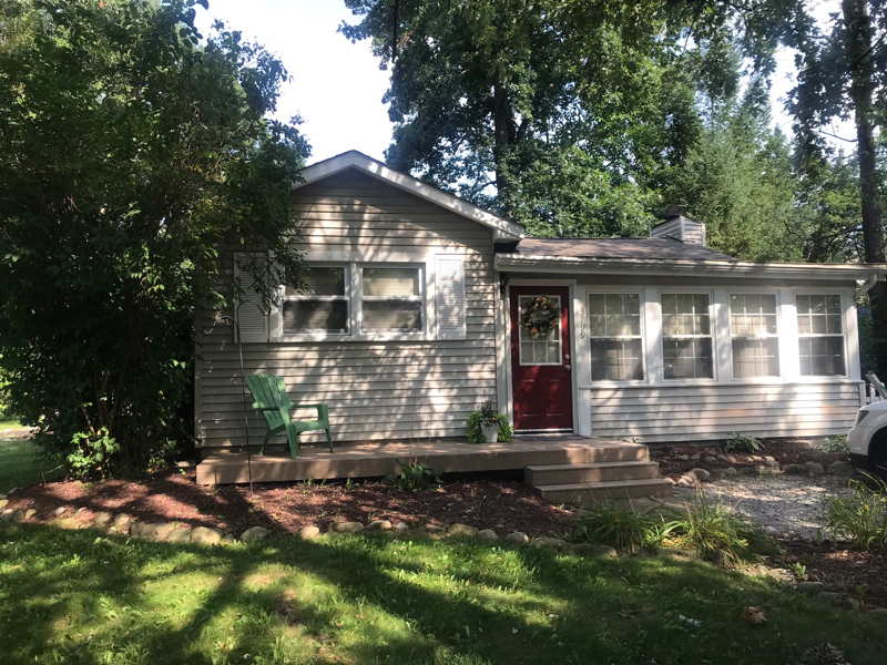 West Bloomfield House: 3799 Fieldview Ave