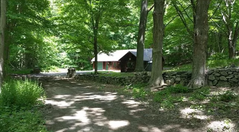 Weston House: 13 Waterbury St