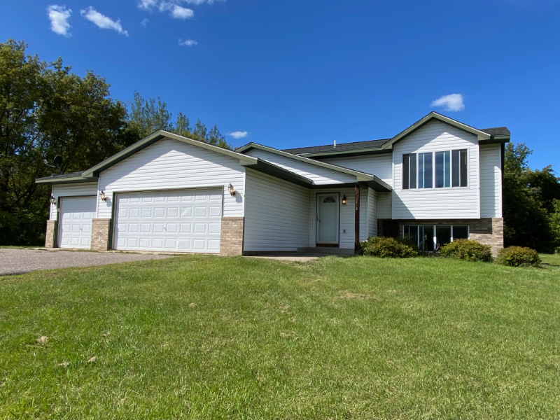 Cambridge House: 2415 319th Ln NE