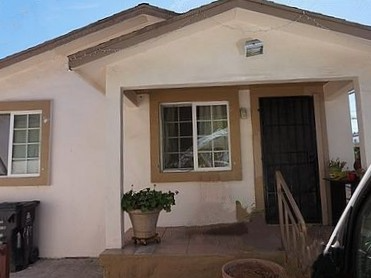 Los Angeles House: 1408 w 55th St