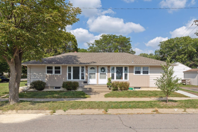 Minneapolis Multiplex: 2104-2106 E 58th St