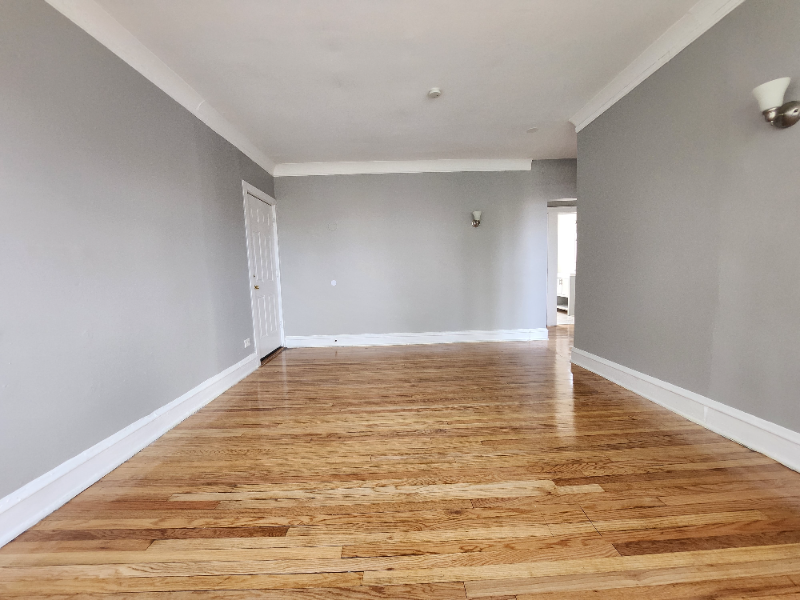 Chicago Apartment: 625 E 80th St