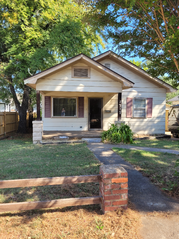 Fort Smith House: 1717 S W STREET