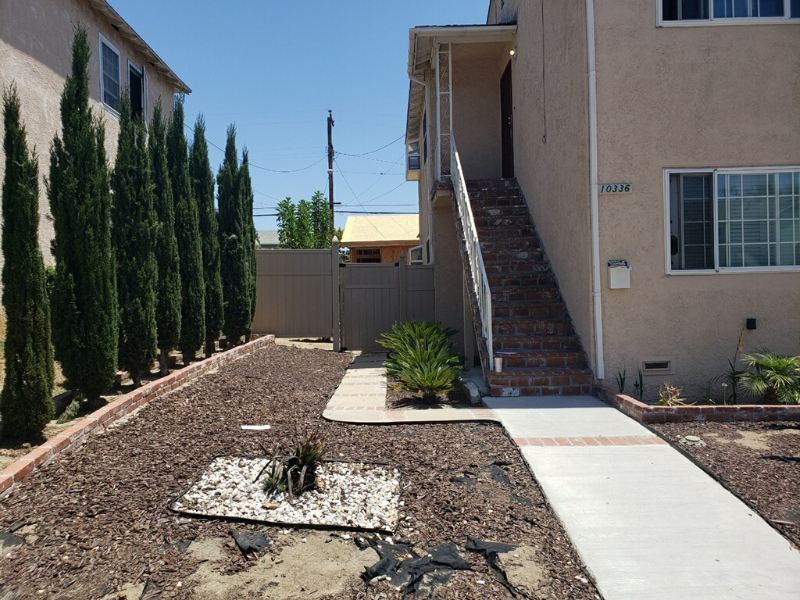 Los Angeles Multiplex: 10334 S Wilton Pl