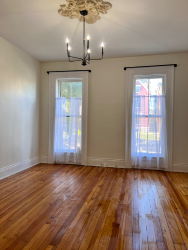 Newport Apartment: 817 Washington Ave