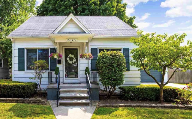 Grosse Pointe Woods House: 2073 Ridgemont Rd