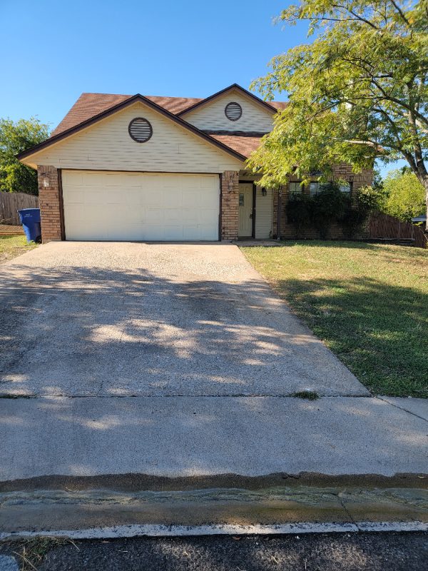 Copperas Cove House: 704 Atkinson Ave