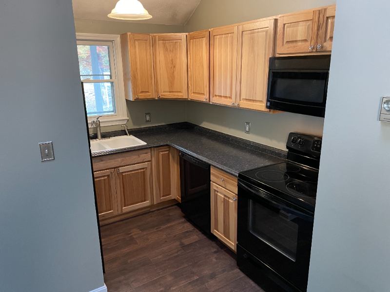 Plymouth Condo: 18 Plaza Village Rd.