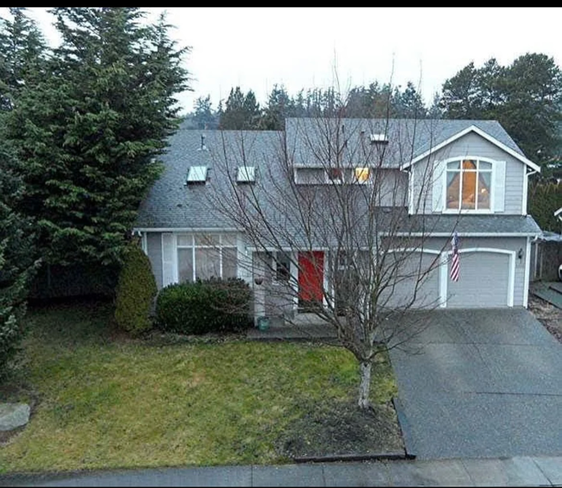 Anacortes House: 3218 F Ave