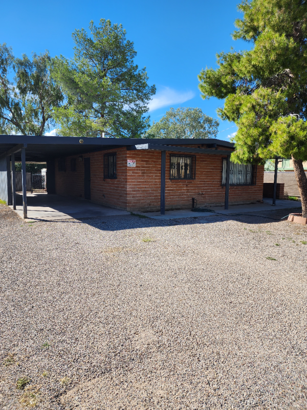 Tucson House: 1635 N Arcadia Ave