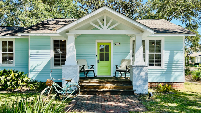 Ocean Springs House: 708 Magnolia Ave