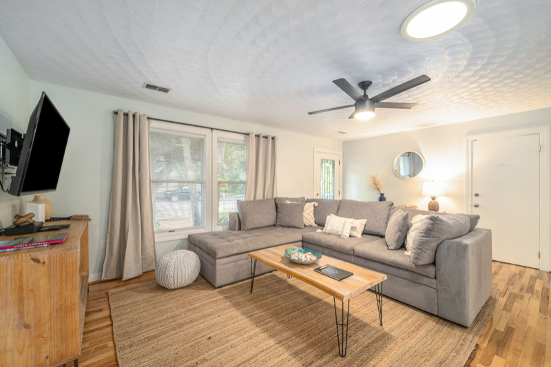 Folly Beach House: 312 West Cooper