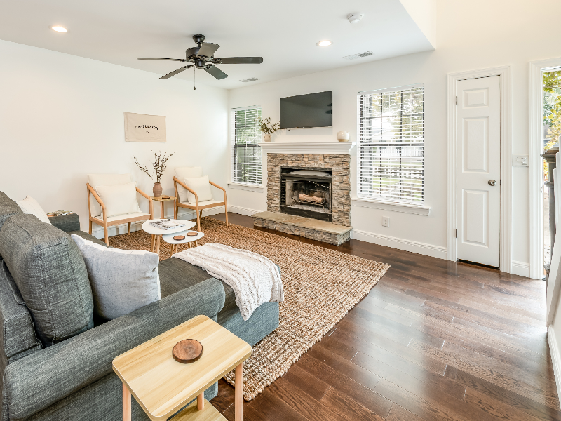 North charleston House: 5011 Jenkins Ave