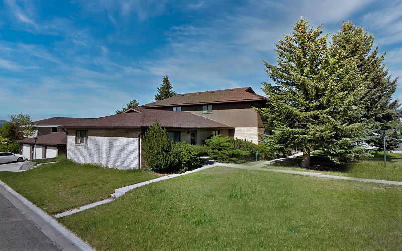 Helena Apartment: 472 Russell Lane