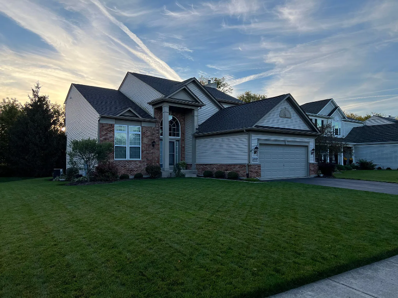 Carpentersville House: 3112 Erika Lane