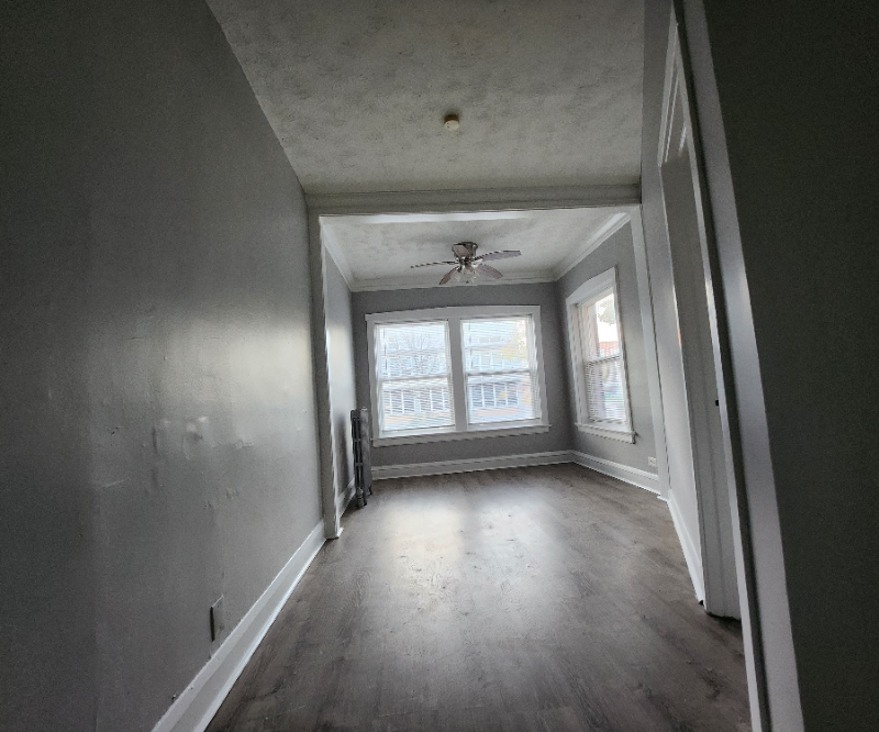 Chicago Apartment: 6633 S Ellis Ave