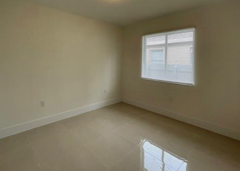 Miami Beach Apartment: 7424 Byron Ave