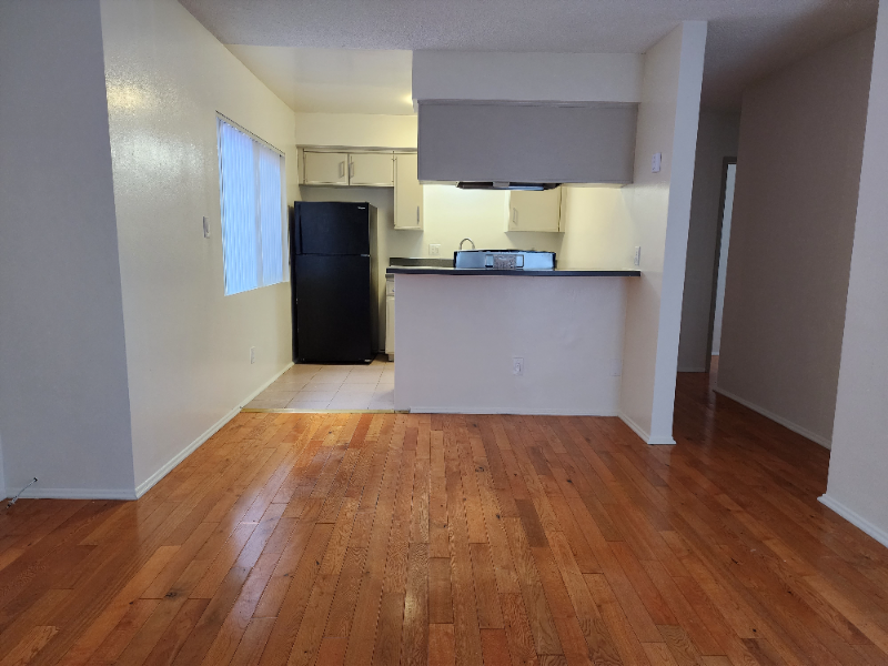 Torrance Apartment: 24431 Hawthorne Blvd