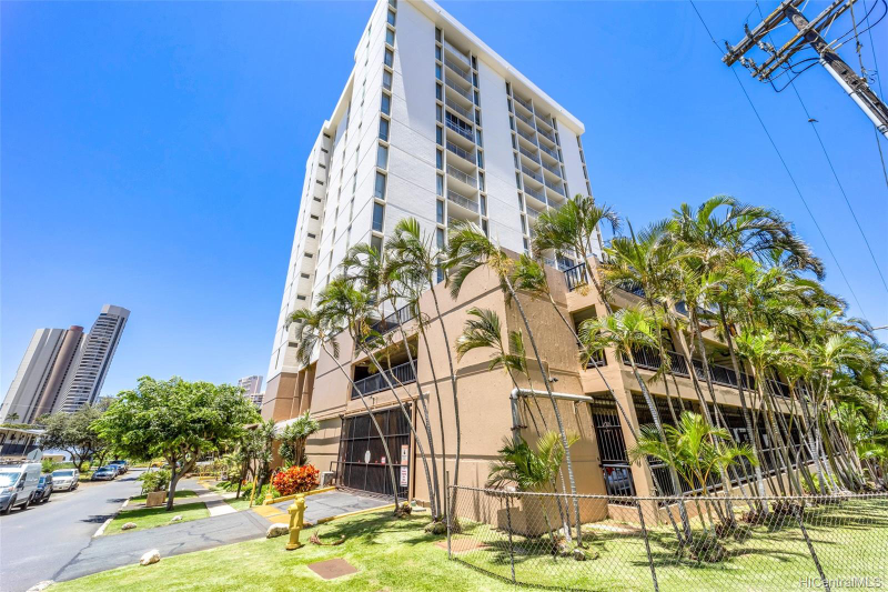 Honolulu Condo: 2714 Kahoaloha Lane