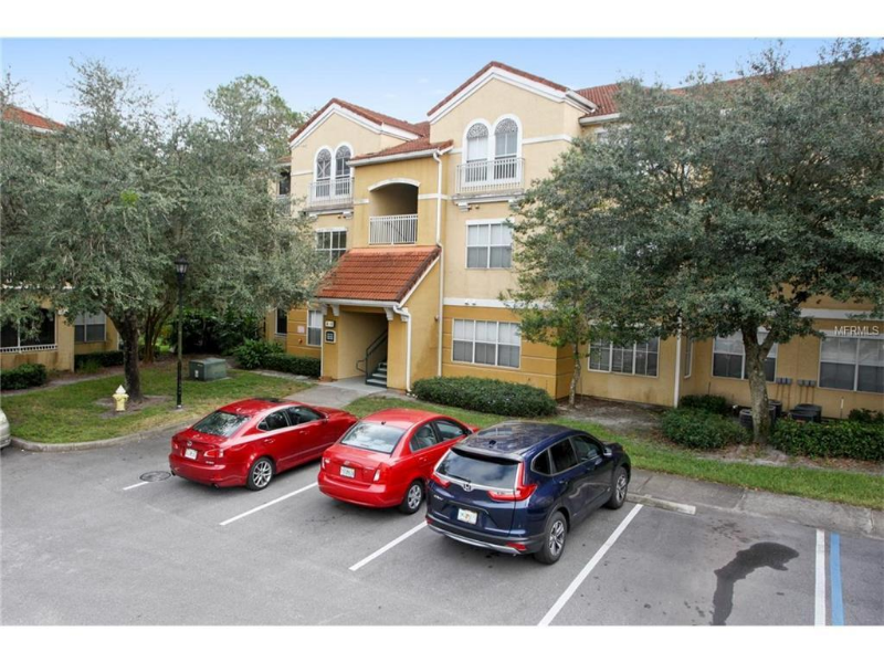 Tampa Apartment: 18001 Richmond Place Dr