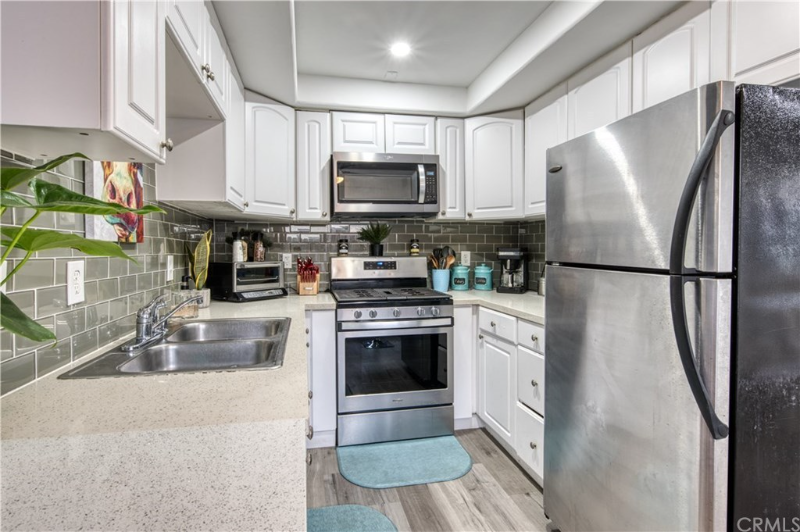 Huntington Beach Apartment: 7801 Sycamore Dr