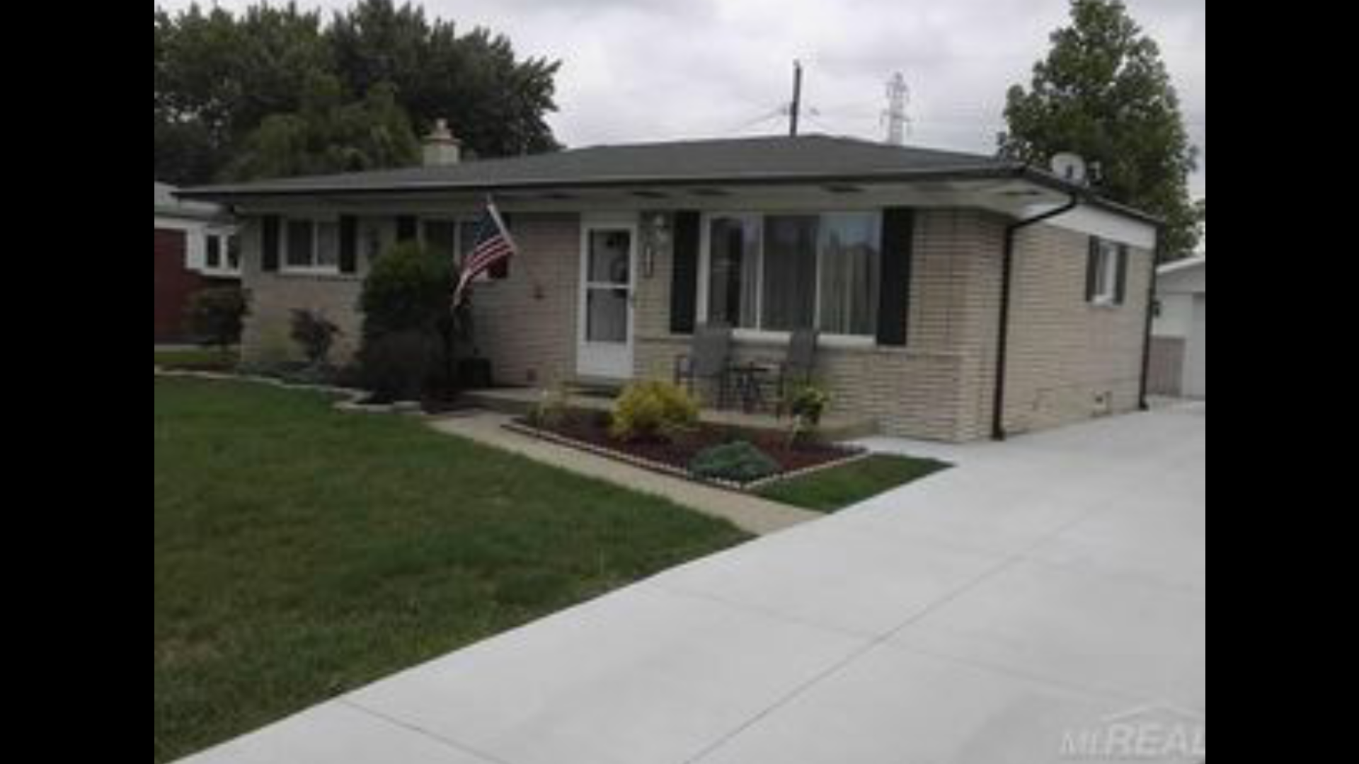 Warren House: 29808 Bradner Drive