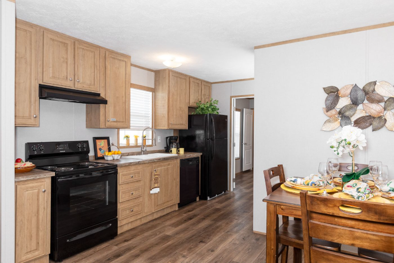 Riverdale House: 29 Lakeview Dr.