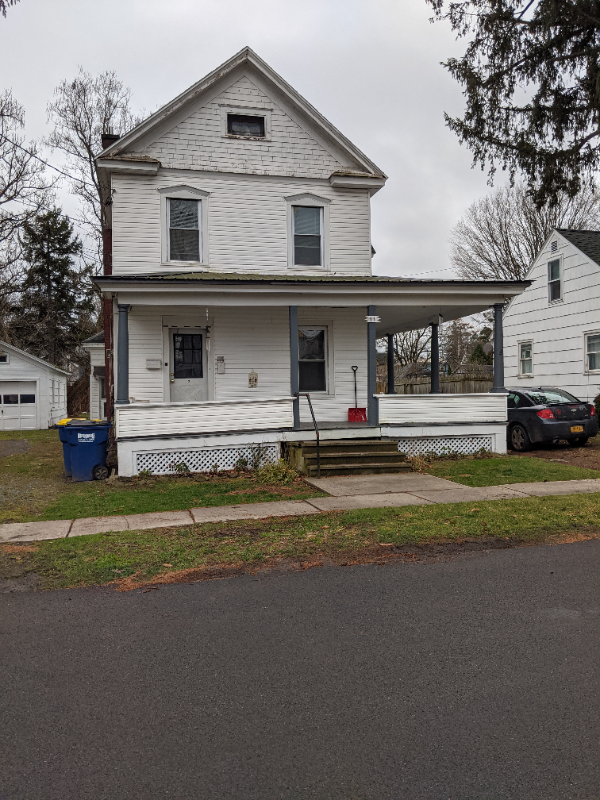 Baldwinsville Apartment: 11 Downer St