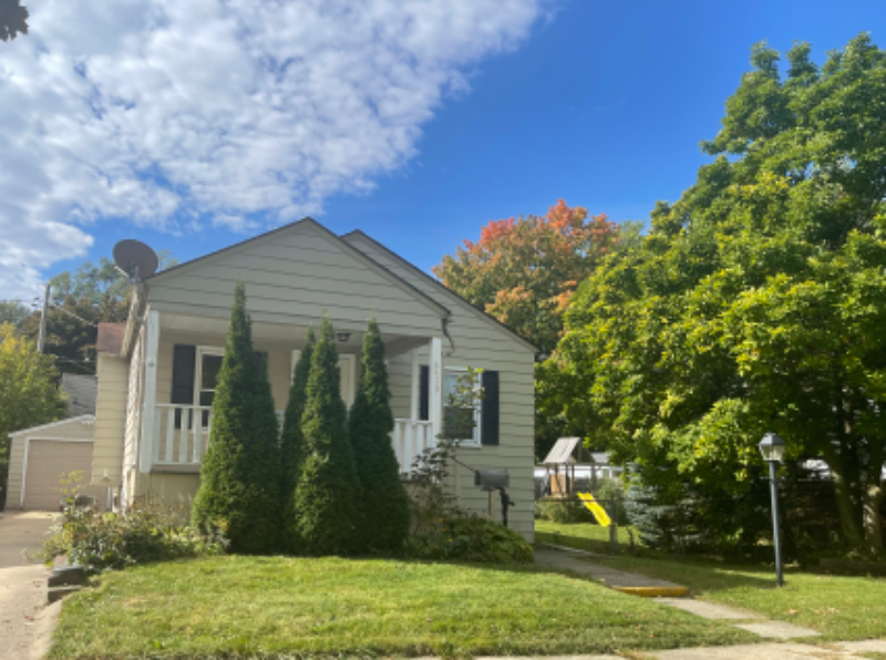 Saginaw House: 3423 Osler Ave