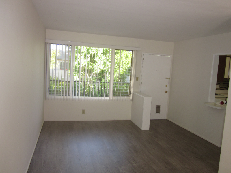 Los Angeles Apartment: 8863 Alcott Street