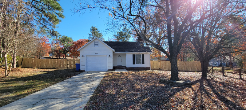 Fayetteville House: 6505 Addingham Ct