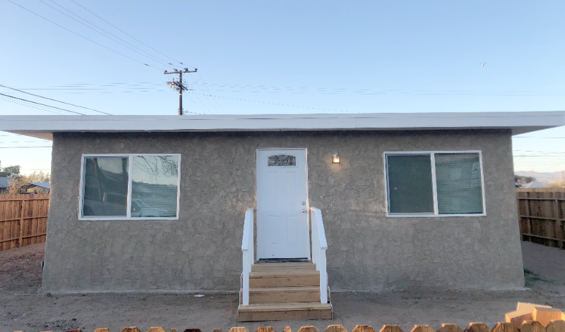 Ridgecrest House: 140 W Upjohn Ave