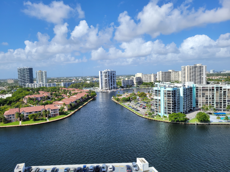 Hollywood Condo: 3800 South Ocean Dr.