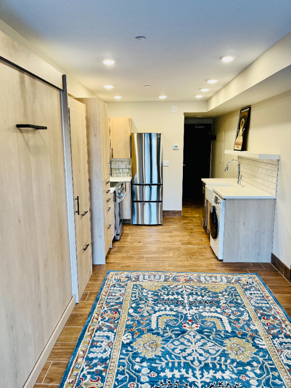 Livingston House: 1001 River Drive