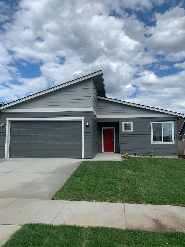 Post falls House: 148 N Spindle St