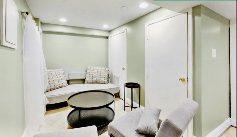 Washington Condo: 1402 Trinidad Ave NE