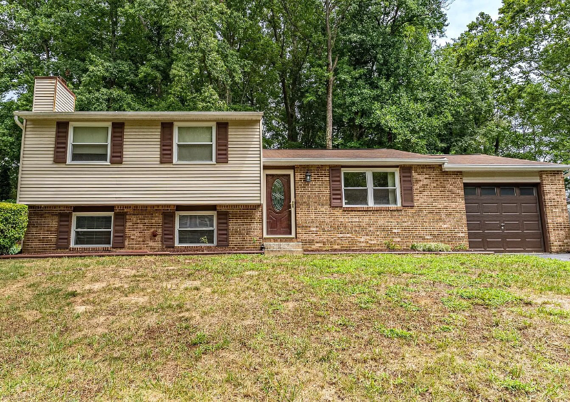 Waldorf House: 2126 Briarwood Drive