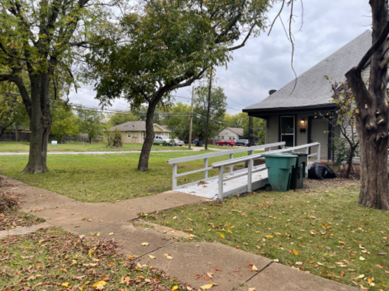 Sherman House: 534 e Sycamore