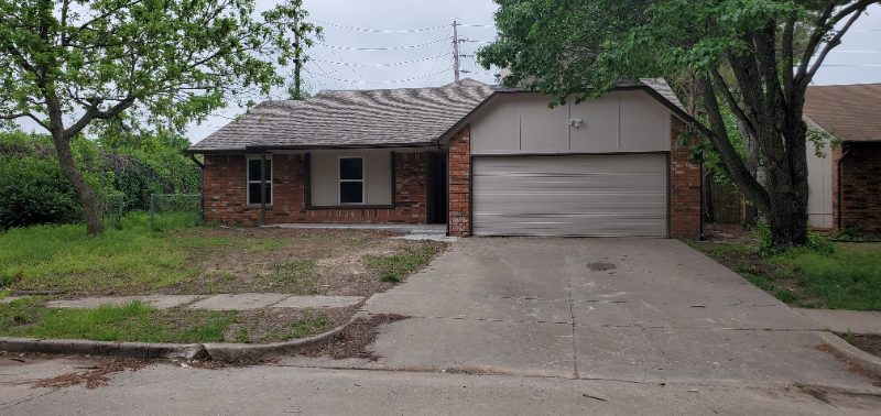 Broken Arrow House: 4321 W Reno