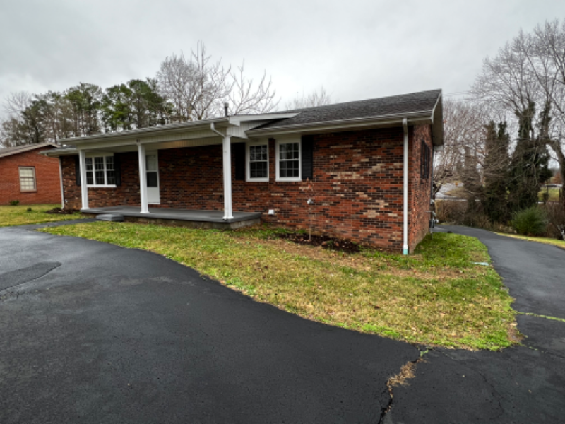 Campbellsville House: 911 Maple Wood Dr