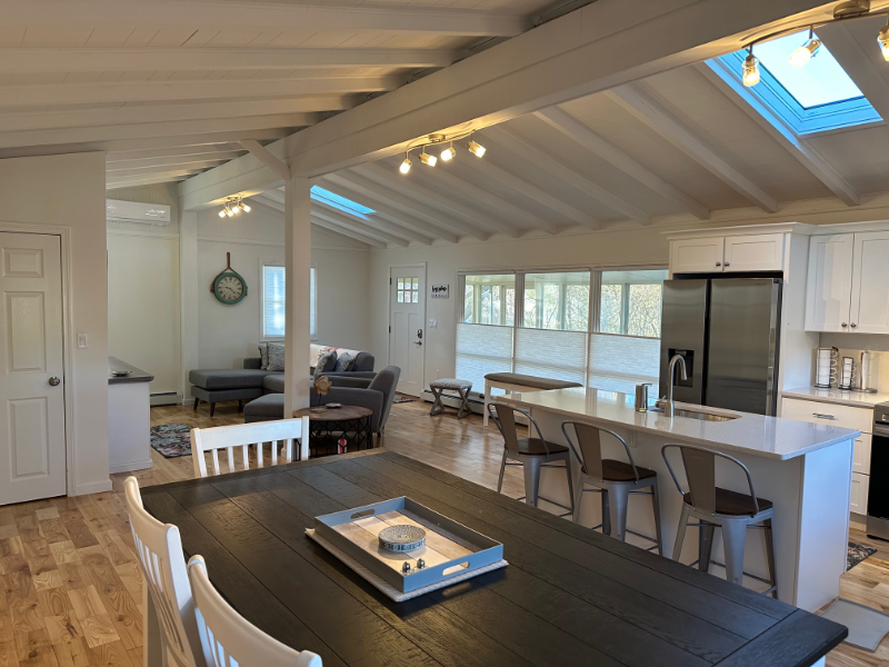 Narragansett House: 6 Courtland Drive