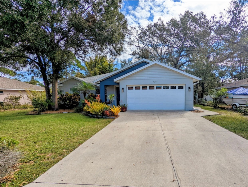 Sarasota House: 4217 Malden Dr