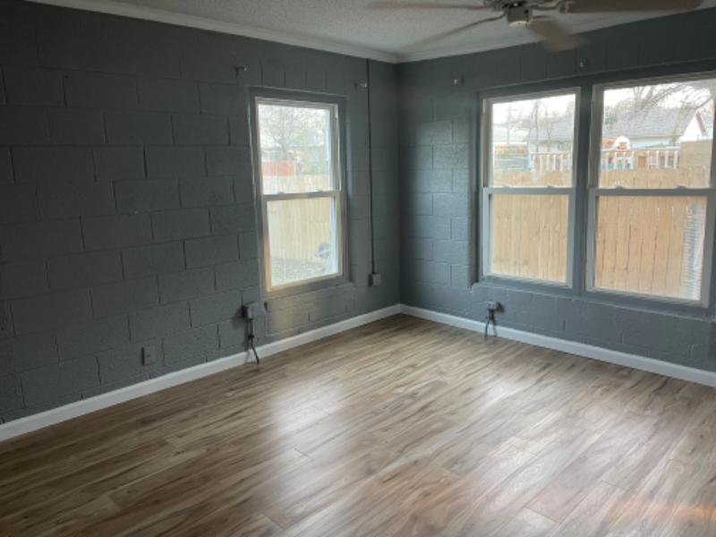 Fort Worth House: 3217 James Ave