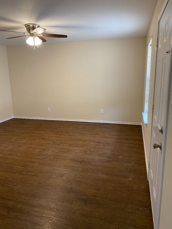 Godley Apartment: 108 N Sixth Street